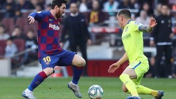 Messi demands calm after chaotic 2 months for Barcelona