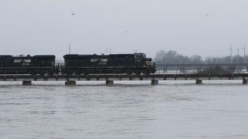Mississippi braces for near-record flooding