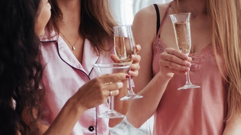 Hosting an Oscars viewing party? 5 tips for throwing an award-worthy affair