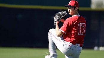 Angels' Shohei Ohtani strains arm, won't throw for 4-6 weeks