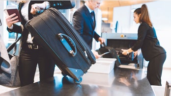 TSA agent arrested for allegedly tricking woman into showing her breasts