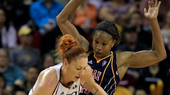 Catchings, Jackson headline women's hoops Hall of Fame class