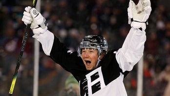 Toffoli scores NHL's first outdoor hat trick, Kings beat Avs