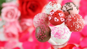 Man buys 2 cake pops for himself on first date, sparks debate on Twitter: 'He’s clearly a monster'