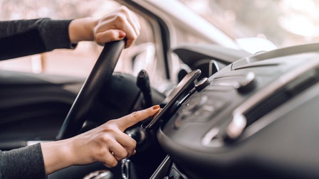 Mom forgets kids when driving kids to school, ends up going viral