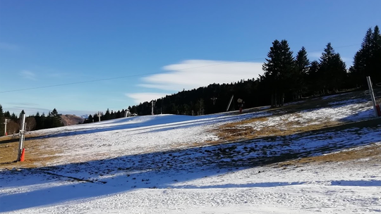 French ski resort closes over 'no snow' for second year in a row