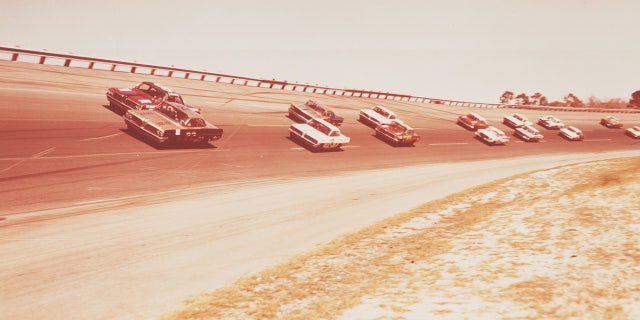 Lee and Richard Petty were injured during qualifying for the 1961 race.