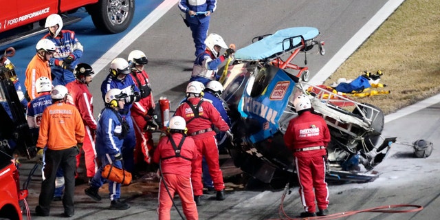 Westlake Legal Group AP20049088288088 Dale Earnhardt Jr. offers prayers for Ryan Newman after Daytona 500 crash fox-news/us/us-regions/southeast/florida fox-news/sports fox-news/auto/nascar fox-news/auto/attributes/racing fox news fnc/auto fnc David Aaro article 6d58bbe8-a4df-58f1-b91f-cf06d72588bc