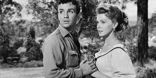 Bonanza "Showdown" Episode 1 (l-r) Ben Cooper as Sam Kirby, Jody Warner as Ellie McClure. Photo by: NBC/NBCU Photo Bank