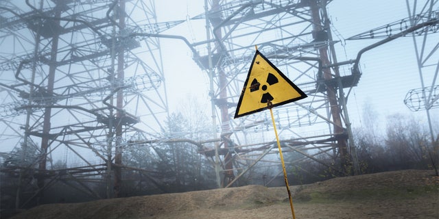 Semn de radioactivitate la periferia orașului Cernobîl 2019 de aproape