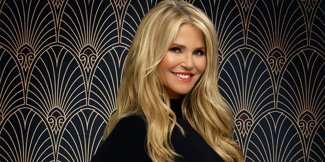 Christie Brinkley Shares Throwback Si Swimsuit Pics Thanks Magazine
