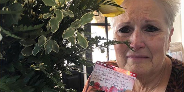 Debra Tenney received a bouquet of yellow flowers from her late husband Randy Tenney just months after he lost his battle with cancer in December. (Photo: Debra Tenney/KSAZ)