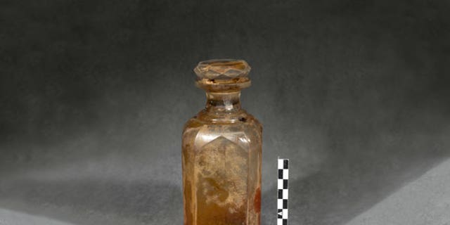 A decanter, thought to have been used for brandy or port, was found in the officers' mess on HMS Erebus. (Parks Canada)