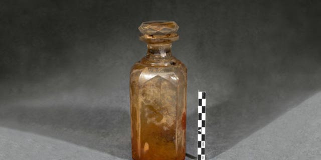 A decanter, thought to have been used for brandy or port, was found in the officers' mess on HMS Erebus. (Parks Canada)