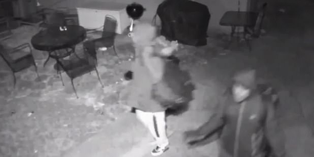 <br data-cke-eol="1">
A soldier in Iraq saw two burglary suspects at his home in Illinois on his cellphone's doorbell camera app and called police.