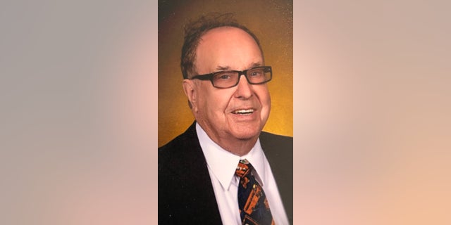 Glen Davis, 88, passed away in Grand Meadow, Minnesota, on Saturday, Feb. 15.
