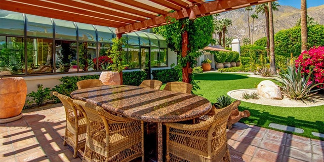 (Photo: Berkshire Hathaway/Desert Bird Media)
