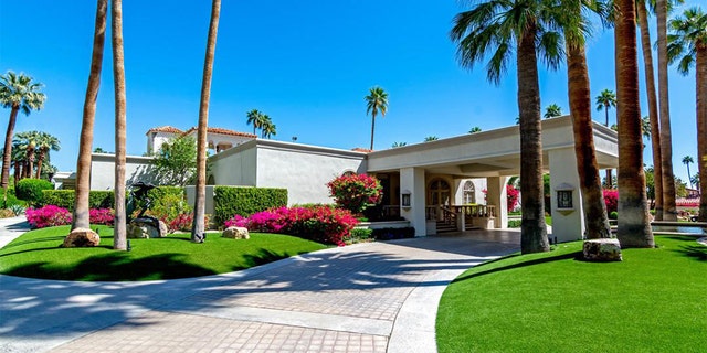 (Photo: Berkshire Hathaway/Desert Bird Media)