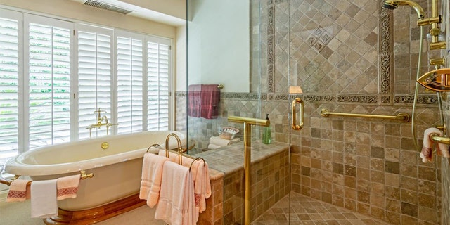(Photo: Berkshire Hathaway/Desert Bird Media)