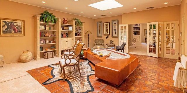 (Photo: Berkshire Hathaway/Desert Bird Media)