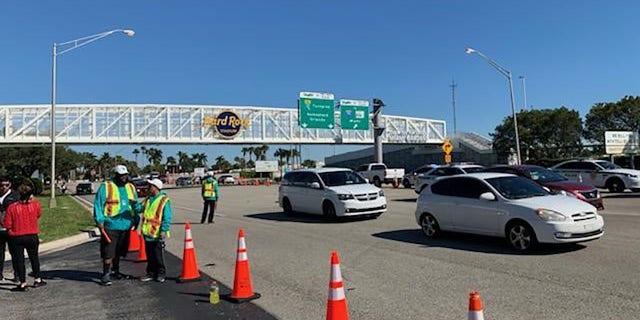 Fans driving down the Florida Turnpike began showing up at the Hard Rock Stadium early Sunday.