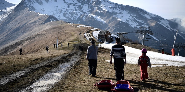 The French department of Haute-Garonne decided to pour snow by helicopter on the Luchon-Superbagnères station in order to make up for the lack of snow on Feb. 14 and Feb. 15, 2020.
