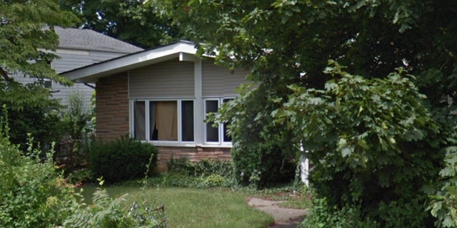 Wilmer Maldonado Rodriguez was found dead Sunday behind this home in New Cassel, N.Y., police say. (Google Maps)