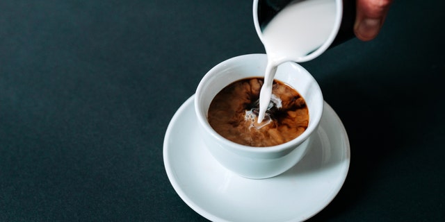 Coffee can be brewed using various methods that do not require an automatic coffee machine, and many TikTok users have showed off their own methods on the video-sharing platform.