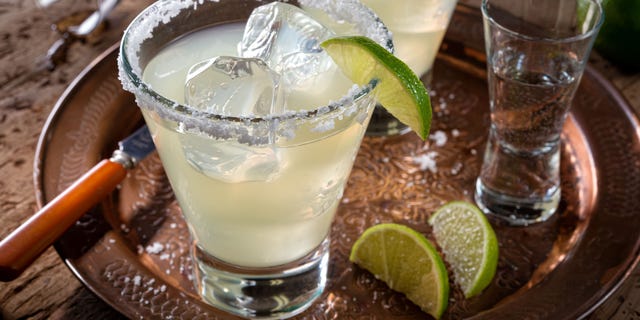 When it comes to margaritas, there are usually two main options: frozen or on the rocks (not frozen).