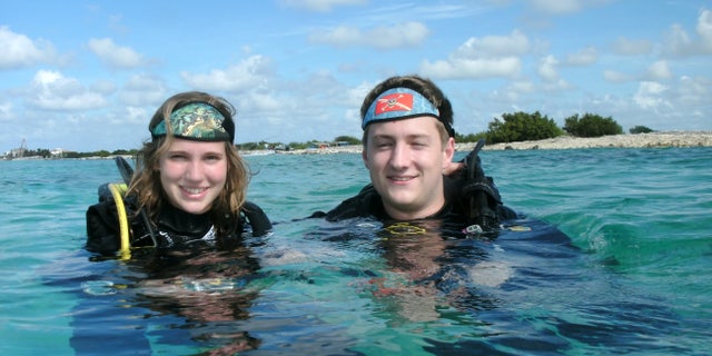 Man Shocks Girlfriend With Underwater Proposal In Caribbean Sea Fox News