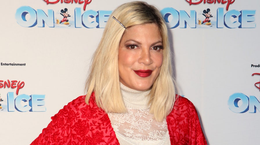 Tori Spelling, 46, Flaunts Svelte Frame In Swimsuit While Enjoying ...