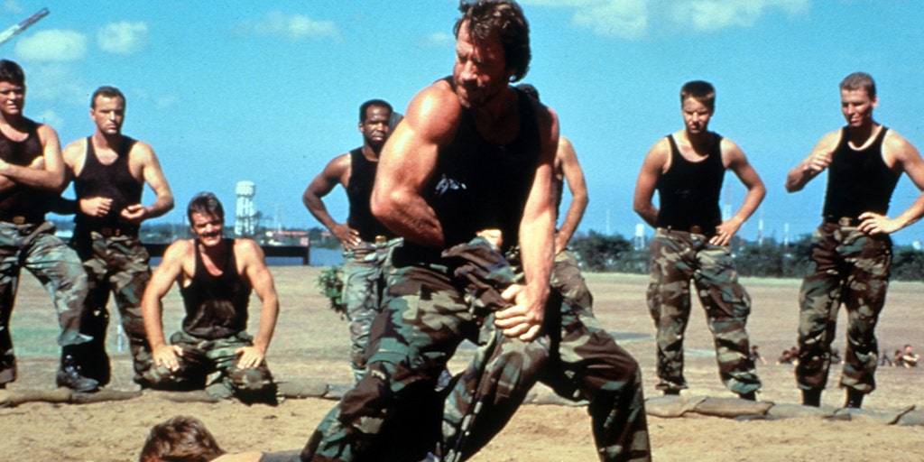 what did chuck norris do in the air force