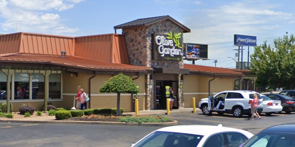 Olive Garden fires Illinois restaurant manager who allegedly provided customer with a 'server that wasn't black'