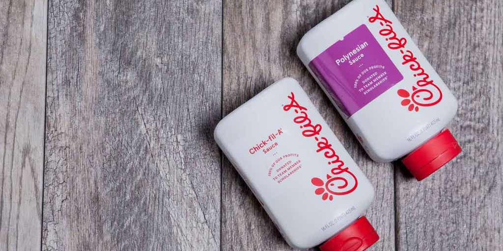 Chick-fil-A to sell bottles of dipping sauce at stores as part of first retail endeavor Chick-fil-A to sell bottles of dipping sauce at stores as part of first retail endeavor