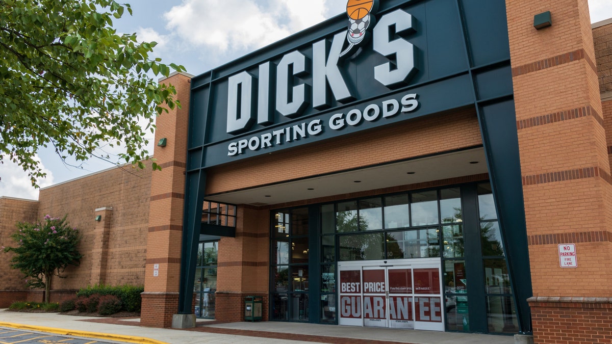 Dick's Sporting Goods store