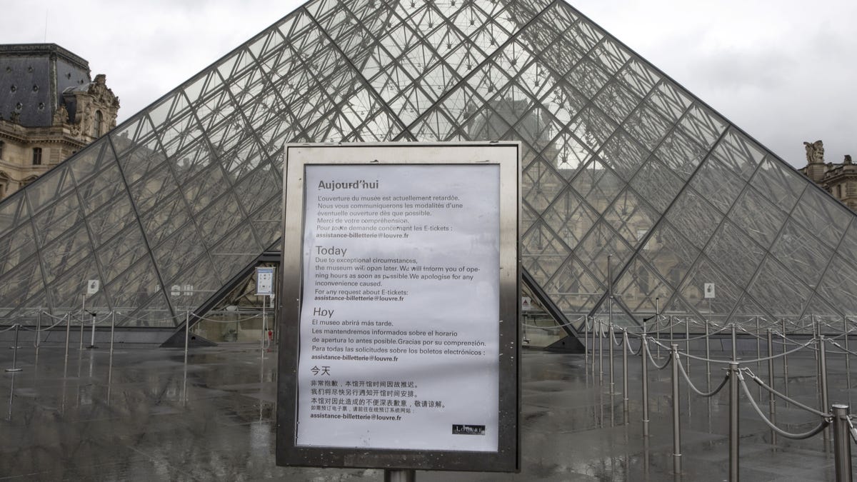 A sign advising of the closure of the Louvre Museum displayed outside the worl-famous museum on March 2.