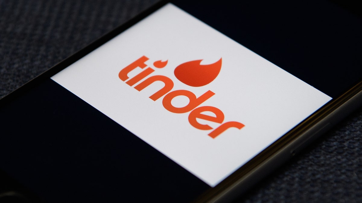LONDON, ENGLAND - NOVEMBER 24: The "Tinder" app logo is seen on a mobile phone screen on November 24, 2016 in London, England. (Photo by Leon Neal/Getty Images)