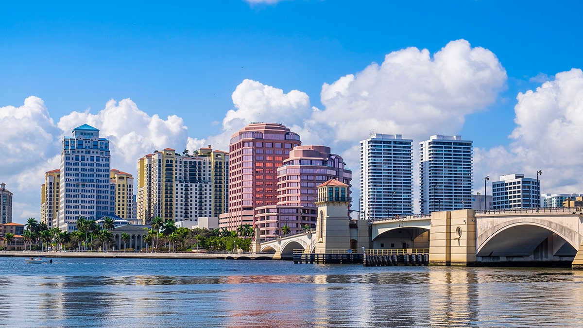 west palm beach skyline