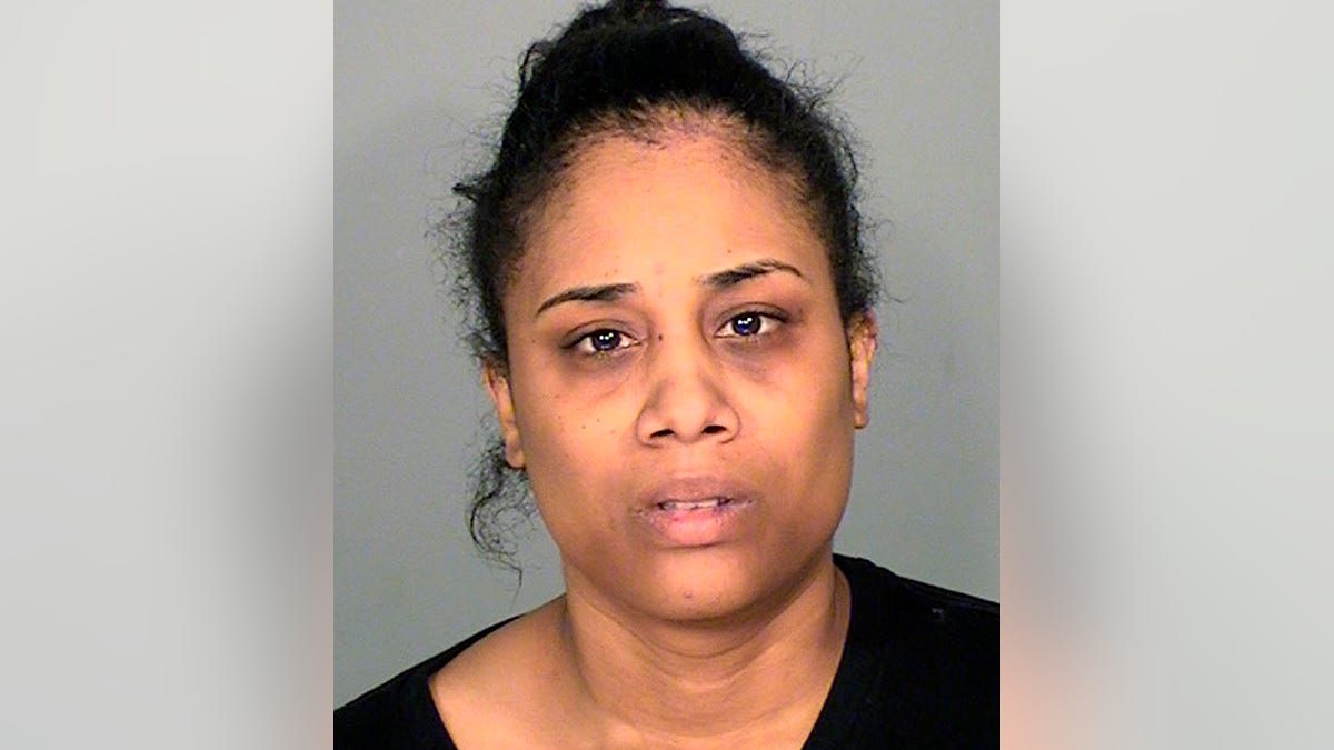 Minnesota woman throws son, 11, off 4th floor balcony, punches and spits on  officers, police say