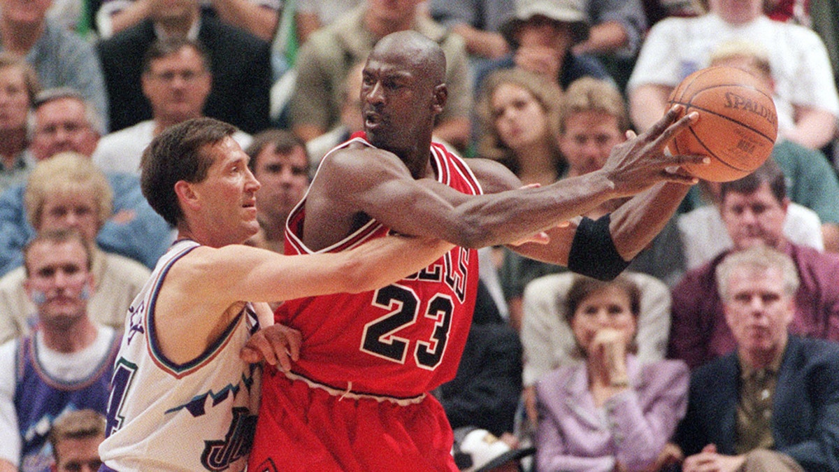 Jazz Tried To Troll Michael Jordan Bulls With Intro Music Before Game 6 Of 1998 Nba Finals Fox News