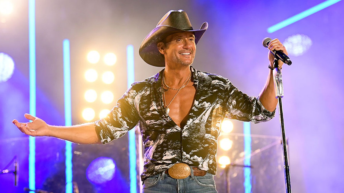 Tim McGraw performs on stage during day 3 of the 2019 CMA Music Festival on June 08, 2019 in Nashville, Tennessee. (Photo by Jason Kempin/Getty Images)