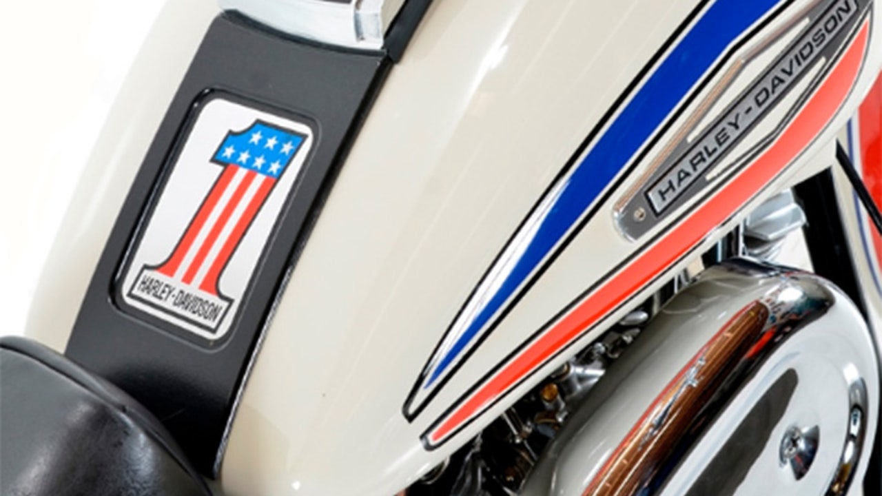 taisei7_official様 1点 HARLEY-DAVIDSON Used 2013 Harley-Davidson Road King® 110th Anniversary Edition