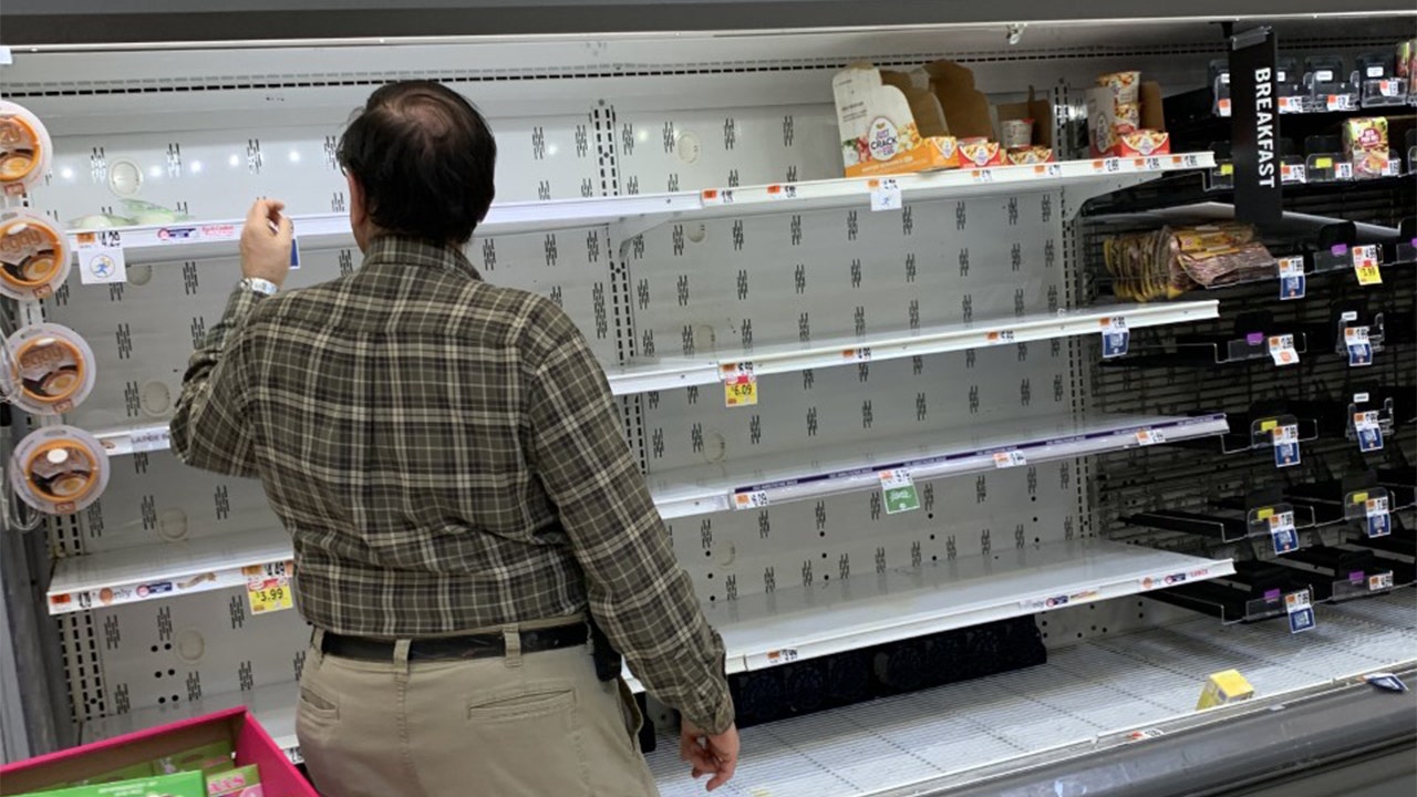 Shoppers stocking up for coronavirus find empty shelves across US, image size:1280x720