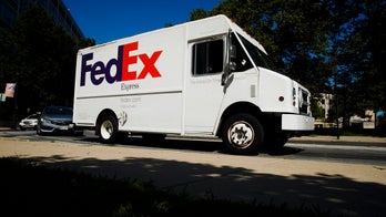 Arizona FedEx worker spots care package from thankful home: 'Take anything you want!'