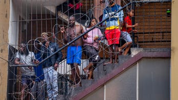 South Africans ignore stay-at-home order imposed to tackle coronavirus