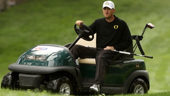 College golf coach, ex-PGA Tour pro fighting to save his leg