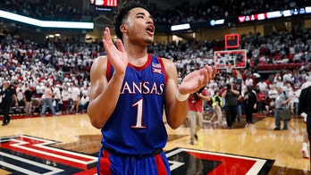 Kansas remains unanimous No. 1 in Top 25; FSU up to No. 4