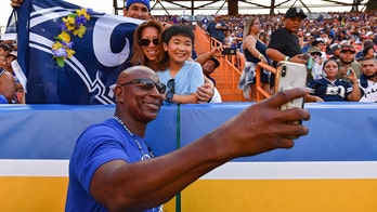 Eric Dickerson taking frustrations with Rams logo to front office