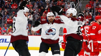 Avalanche win season-high 7th straight, 2-1 over Red Wings