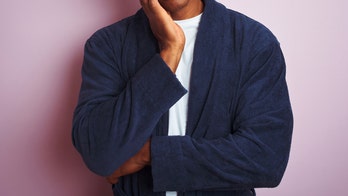 Texas man models 2020 quarantine fashions in hilarious viral Twitter post